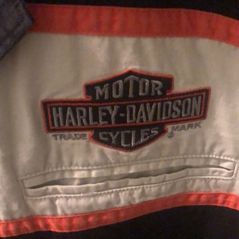 Cool HARLEY DAVIDSON 🏍 biker shirt🚨🚨🚨 donating soon offers will be accepted - Picture 5 of 5